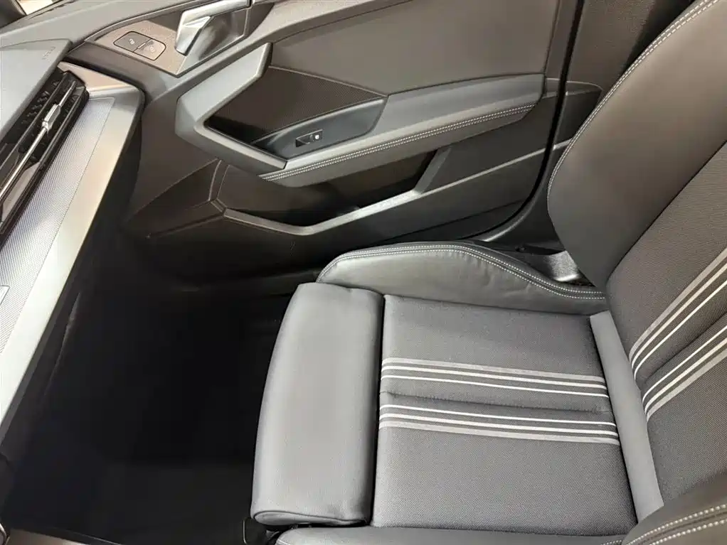 Audi A3 2023 Facelift A3L Limousine 35 TFSI Fashion Sport фото 11