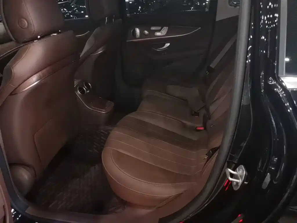 Mercedes-Benz E-Class 2022 Second Facelift E 300 L Luxury фото 17