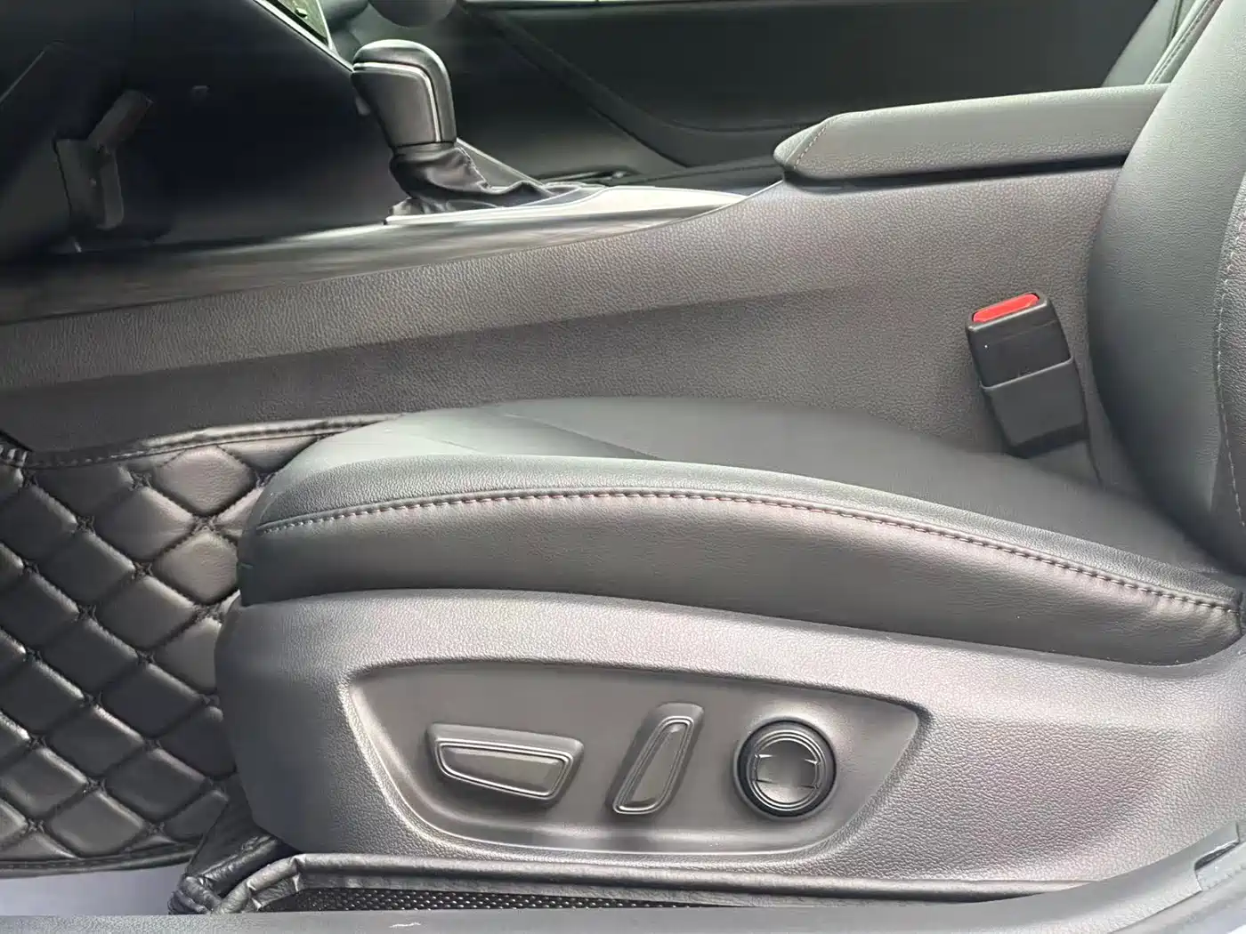 Toyota Camry 2021 2.0G Luxury Edition фото 14