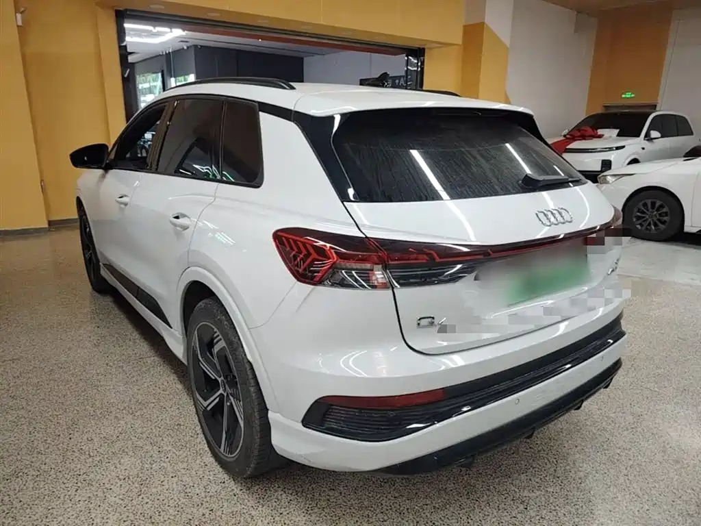 Audi Q4 e-tron 2023 40 e-tron Innovation Edition фото 5