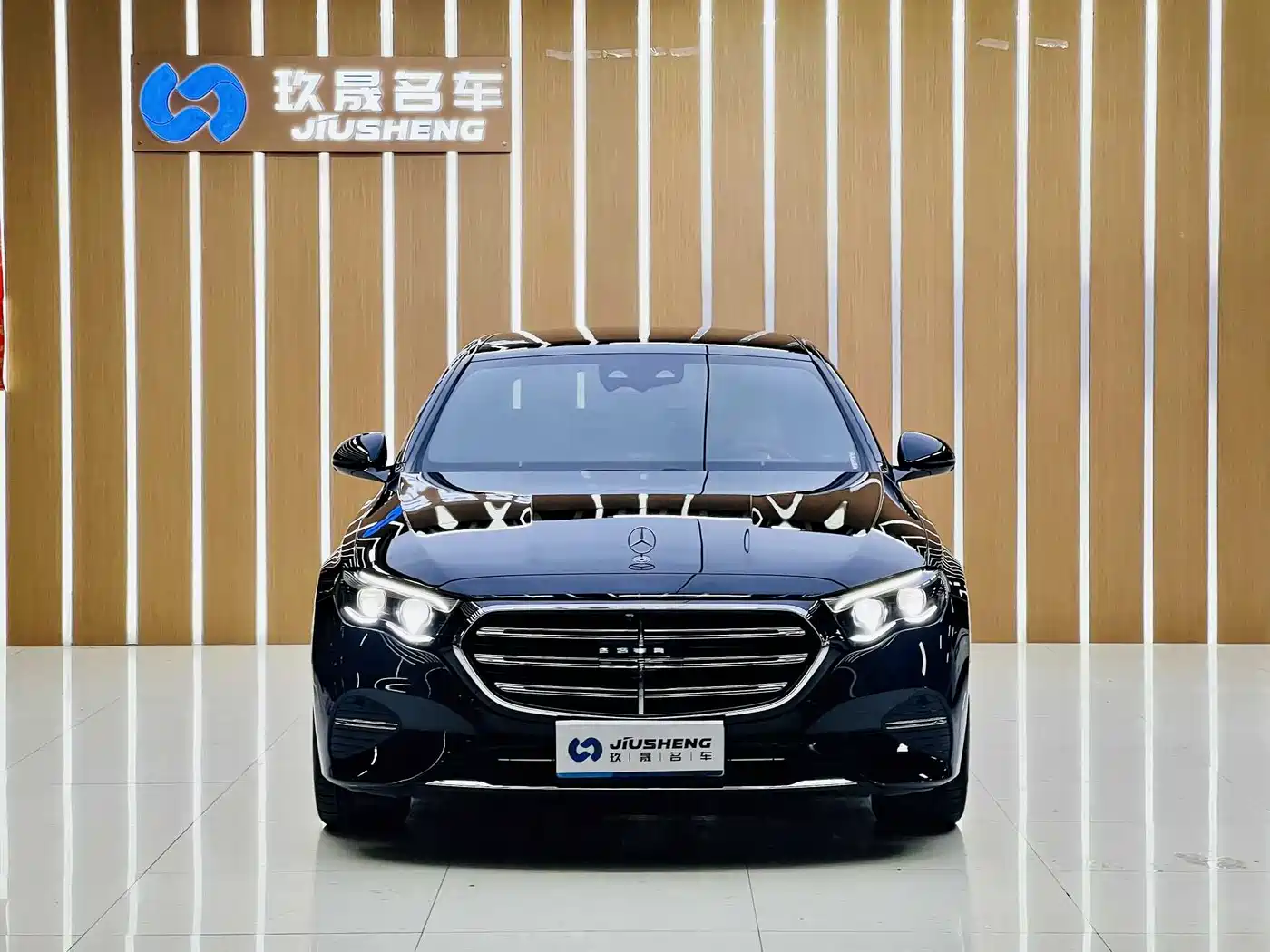 Mercedes-Benz E-Class 2025 E 300 L Fashion фото 2