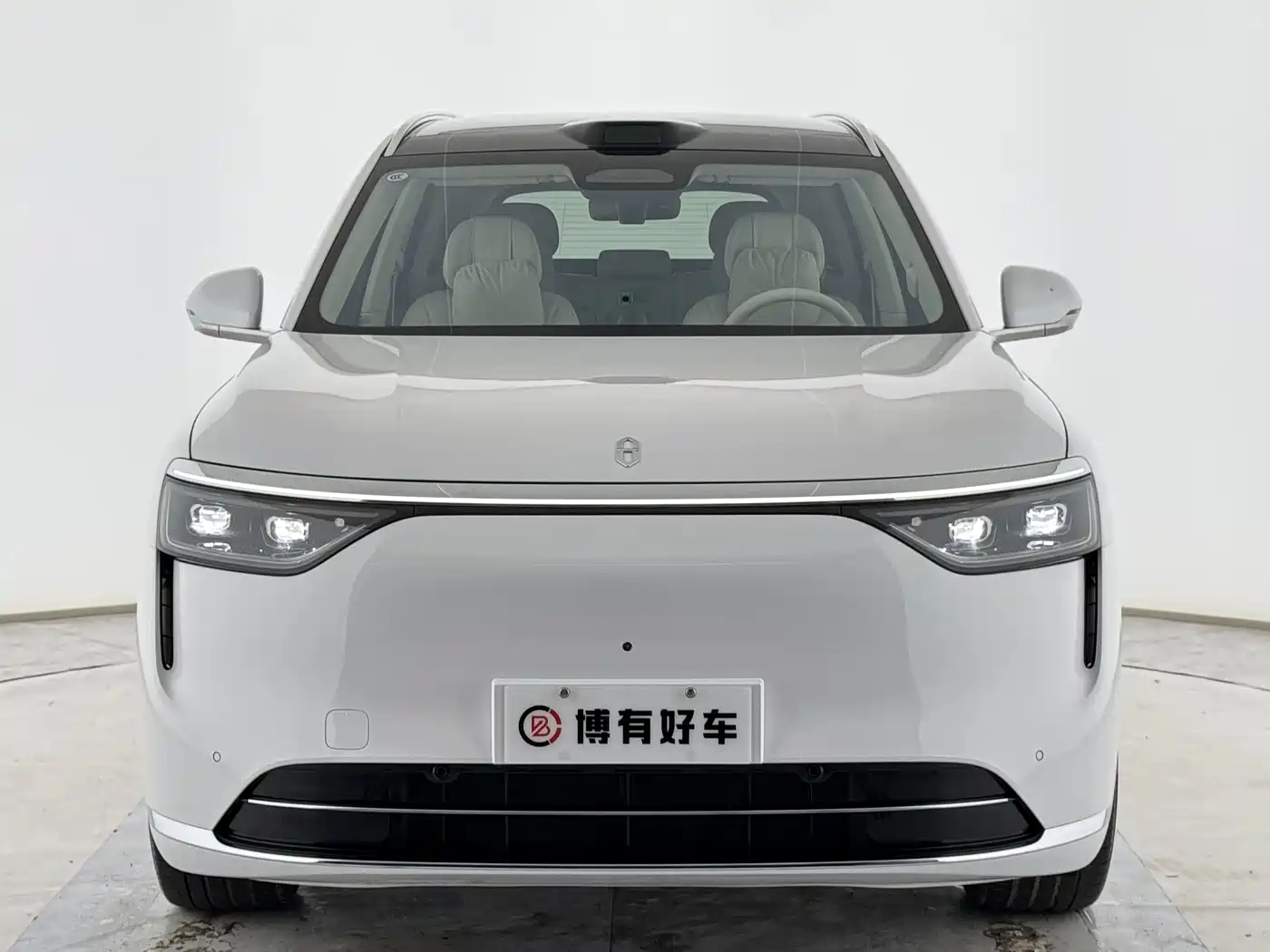 AITO Wenjie AITO M8 2025 Range Extender Max+ Edition 53.4kWh 5-seater фото 5