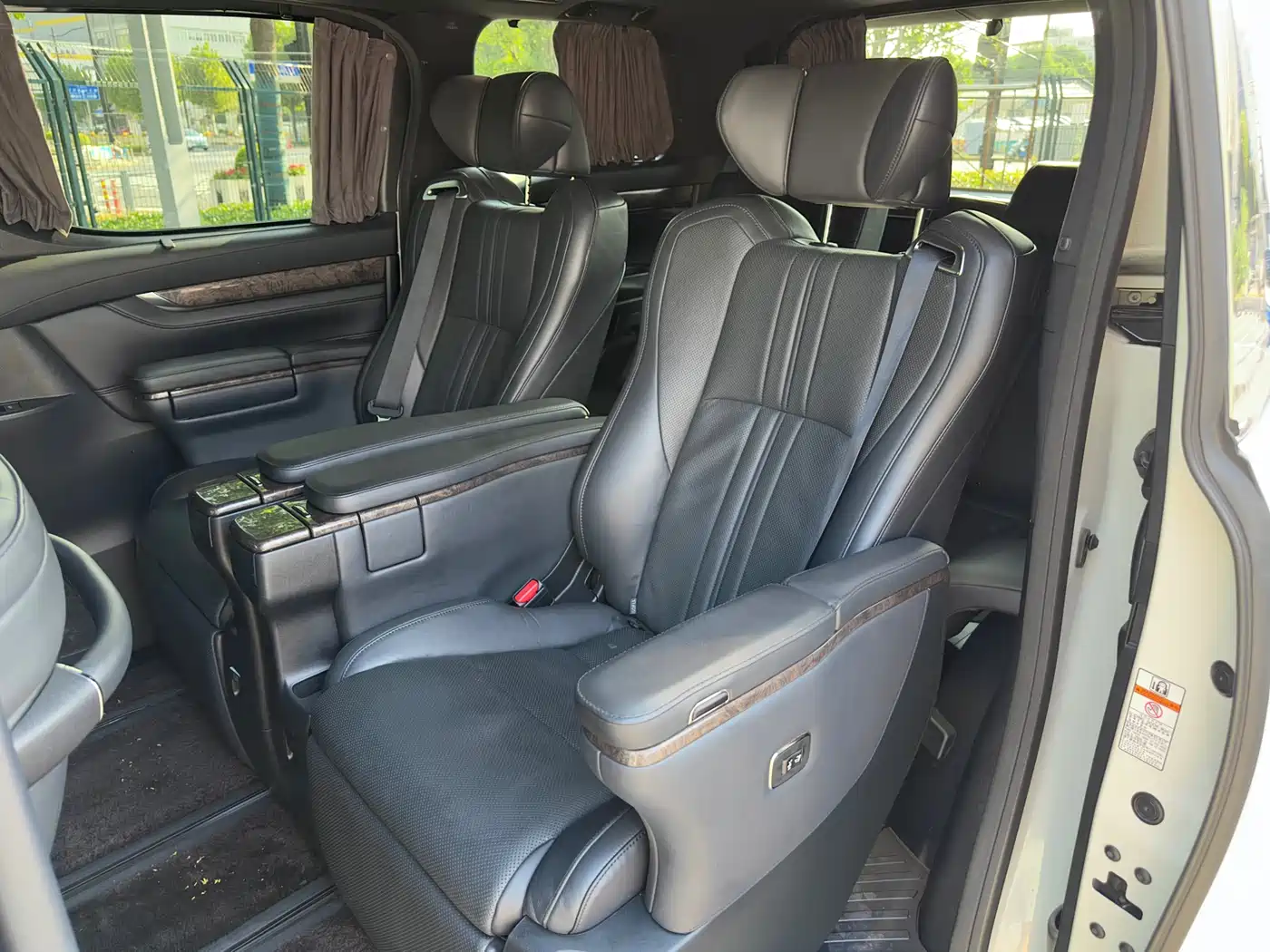 Toyota Alphard 2018 Facelift 3.5L Premium Edition фото 18