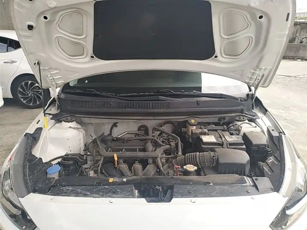 Hyundai Verna 2017 1.4L Automatic Leap Enjoyment Edition China VI фото 20
