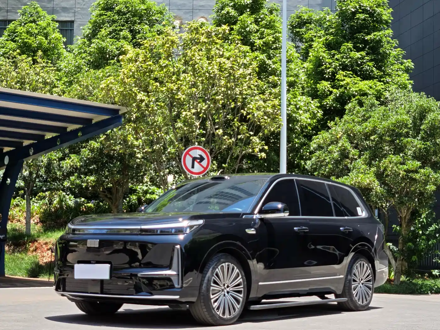 Geely Galaxy Galaxy M9 2025 Base Model