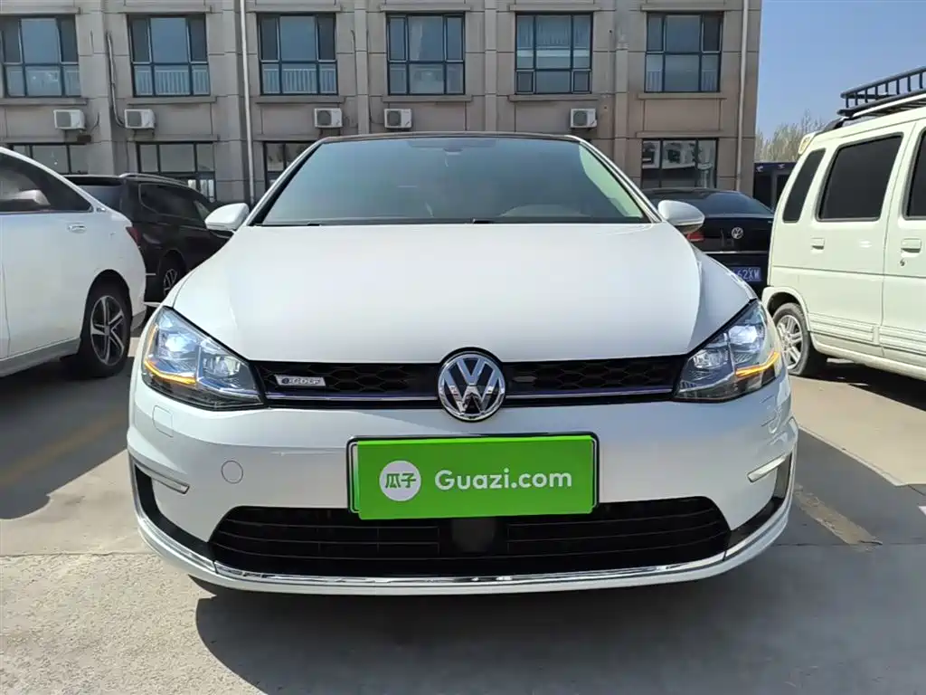 VOLKSWAGEN GOLF*PURE ELECTRICITY