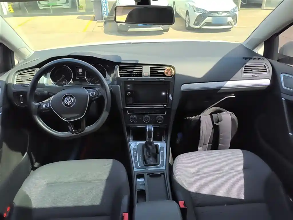 VOLKSWAGEN GOLF*PURE ELECTRICITY