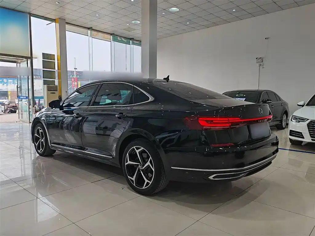 Volkswagen Passat 2023 Facelift 330TSI Starlight Elite Edition фото 5