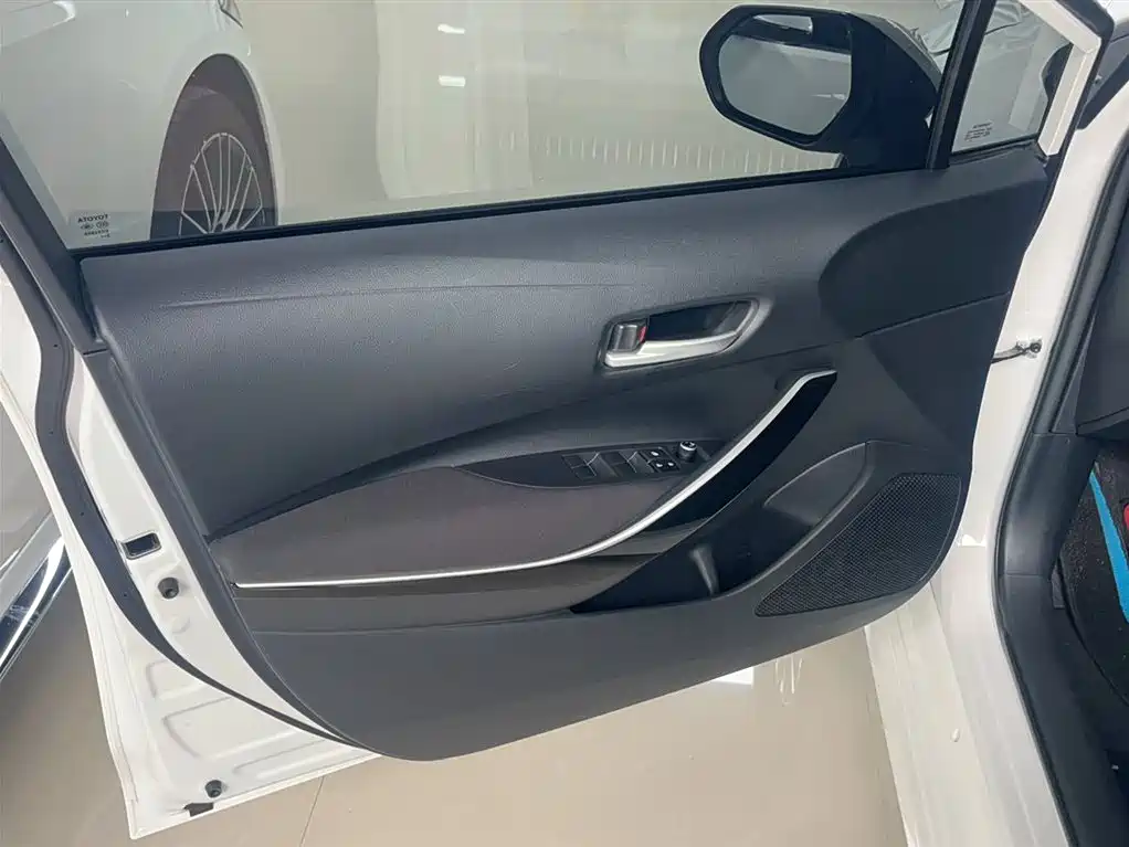 Toyota Corolla 2023 1.8L Smart Hybrid Dual Engine Elite Edition фото 6