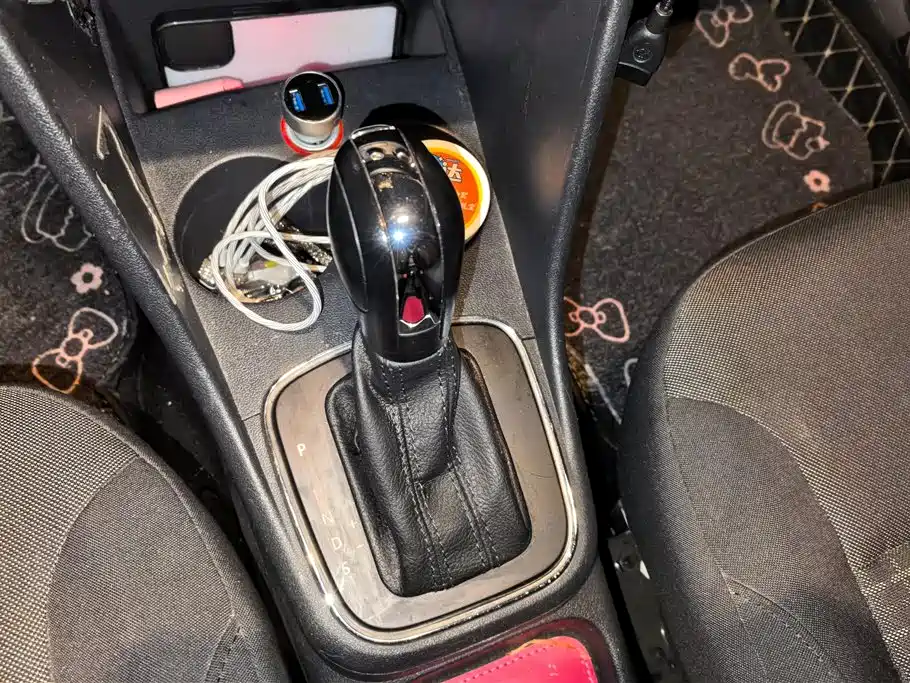 Volkswagen Polo 2014 1.6L Automatic Comfort Edition фото 16