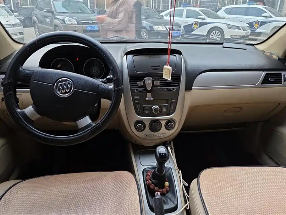 Buick Excelle 2013 1.5L Manual Classic Edition фото 12