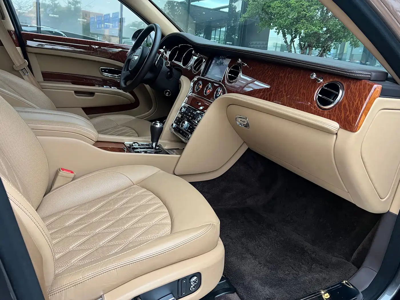 Bentley Mulsanne 2017 6.8T Long Wheelbase фото 9