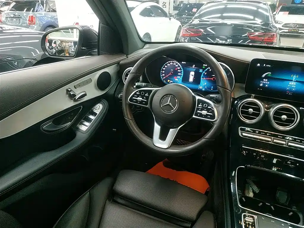 MERCEDES-BENZ GLC