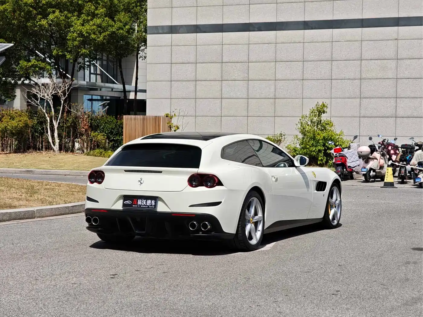 Ferrari GTC4Lusso 2019 2017 3.9T V8