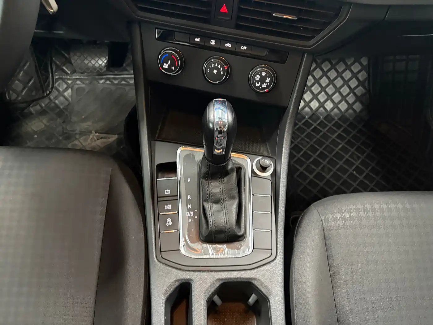 Volkswagen Bora 2020 1.5L Automatic Fashion фото 12