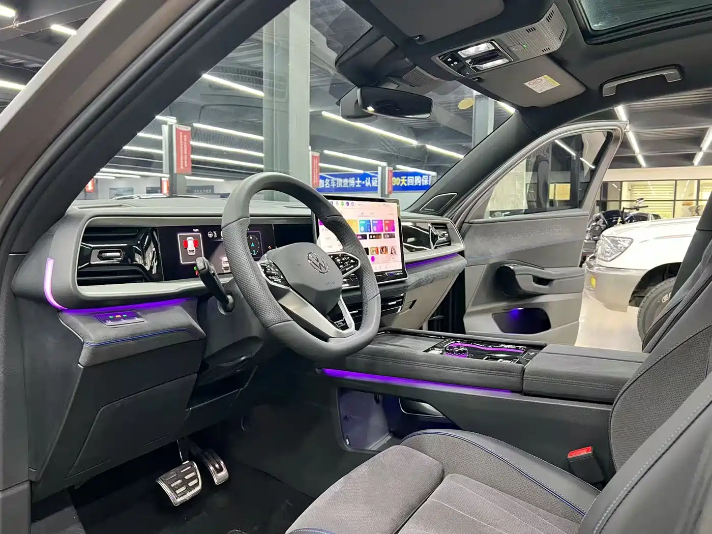 Volkswagen Teramont 2025 Teramont Pro 450TSI 4WD Summit Edition фото 5
