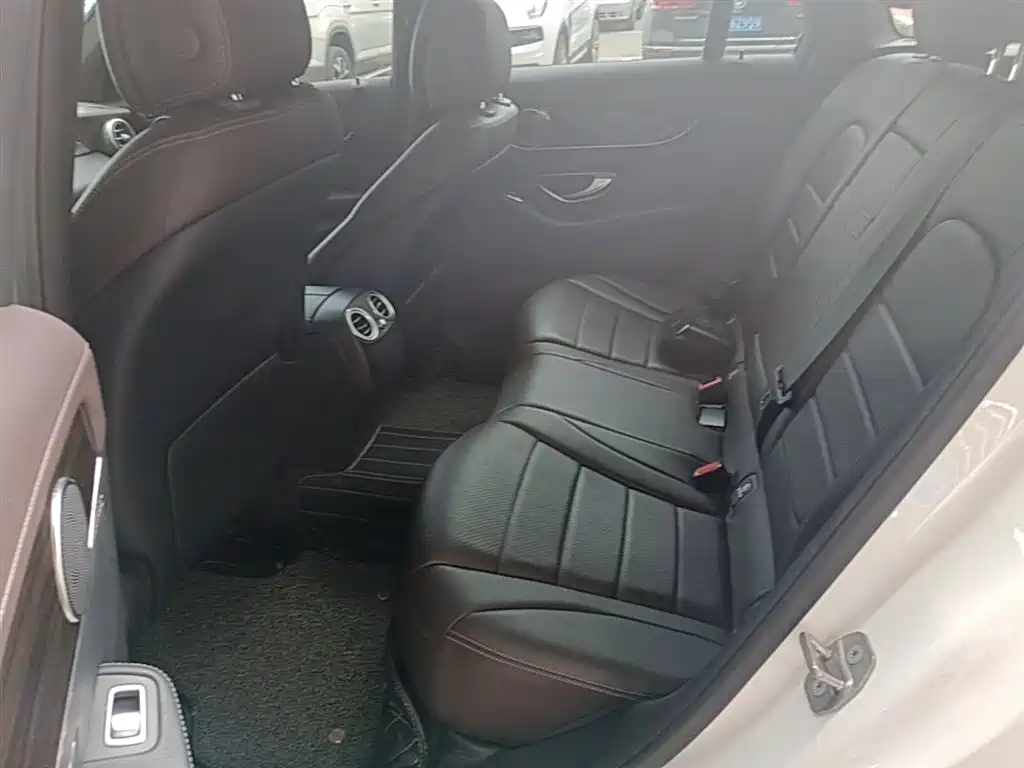 Mercedes-Benz GLC 2016 GLC 260 4MATIC Luxury фото 16