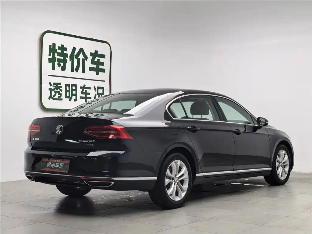 Volkswagen Magotan 2018 330TSI DSG Luxury фото 2