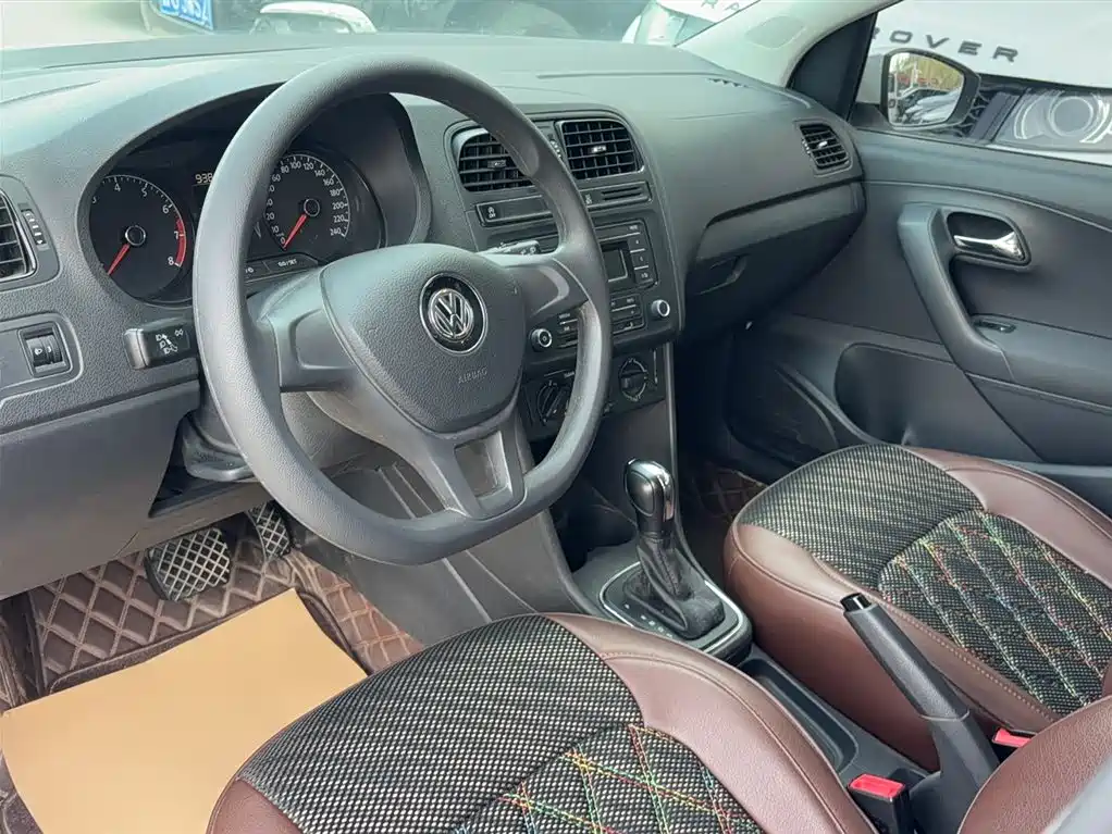 Volkswagen Polo 2018 1.5L Auto Safe Drive фото 23