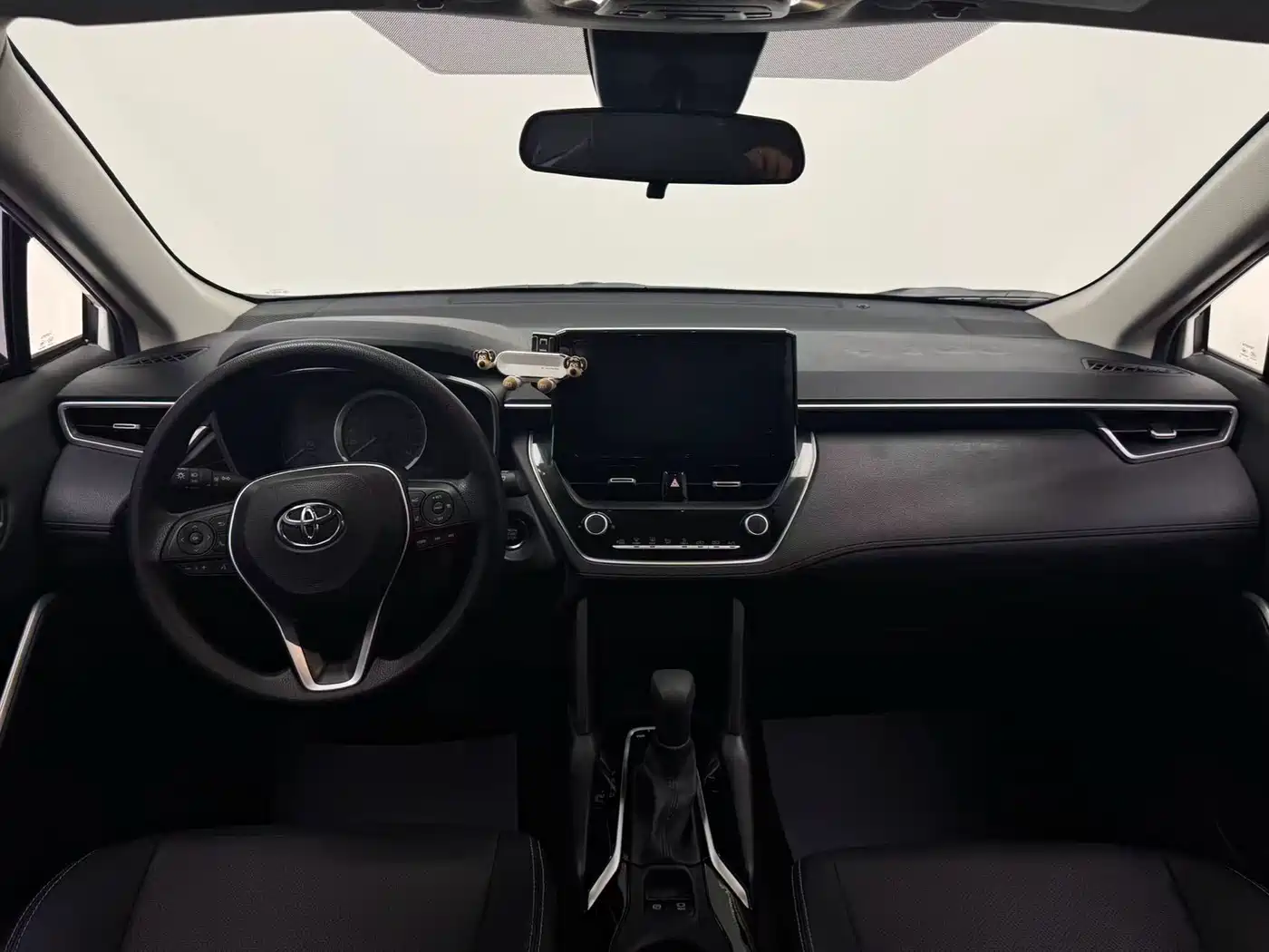 Toyota Frontlander 2022 2.0L CVT Luxury Edition фото 14