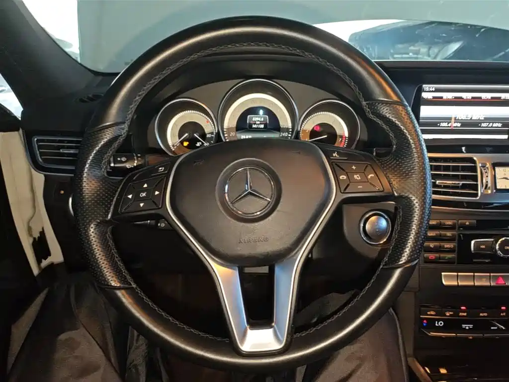 Mercedes-Benz E-Class 2015 E 260 L Sport фото 11