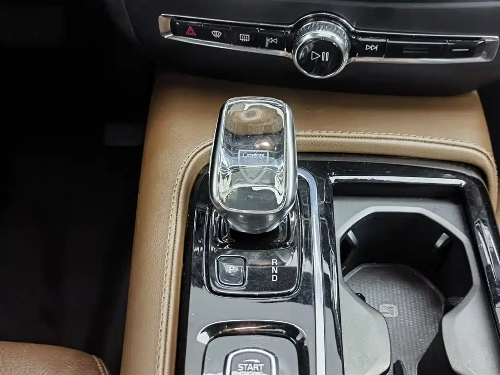 VOLVO S60 PLUG-IN HYBRID