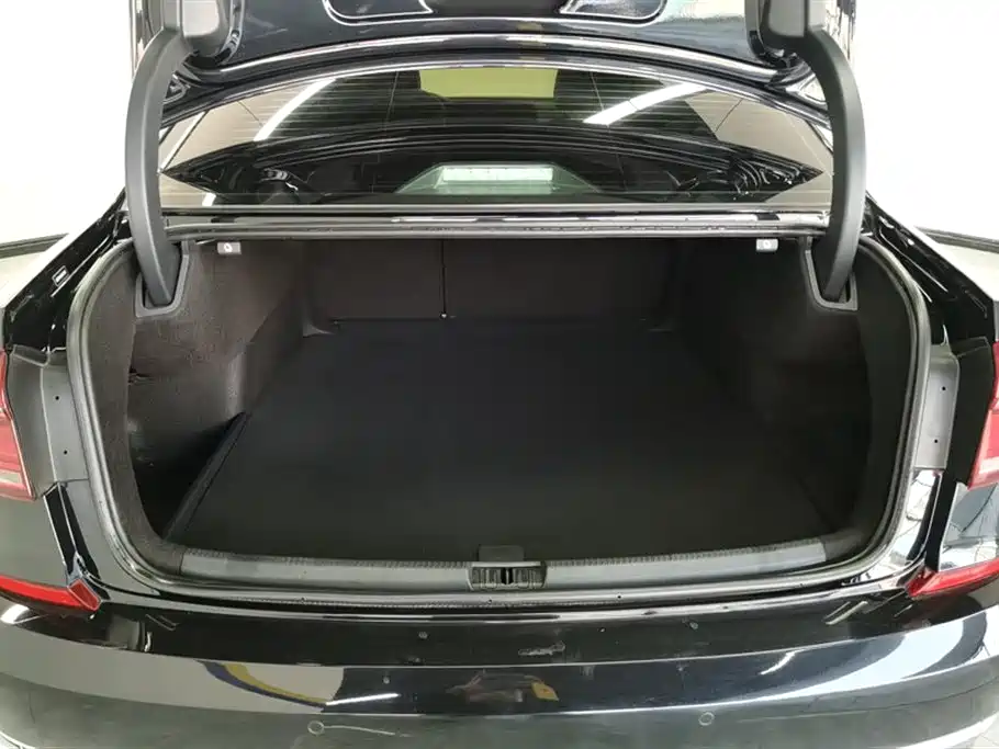 Volkswagen Passat 2017 330TSI DSG Prestige фото 4