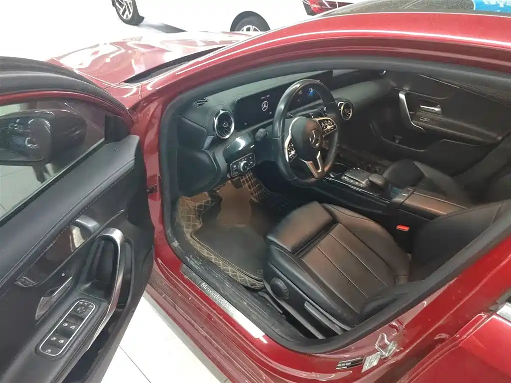 Mercedes-Benz A-Class 2021 A 200 L Sport Sedan Dynamic Type фото 12