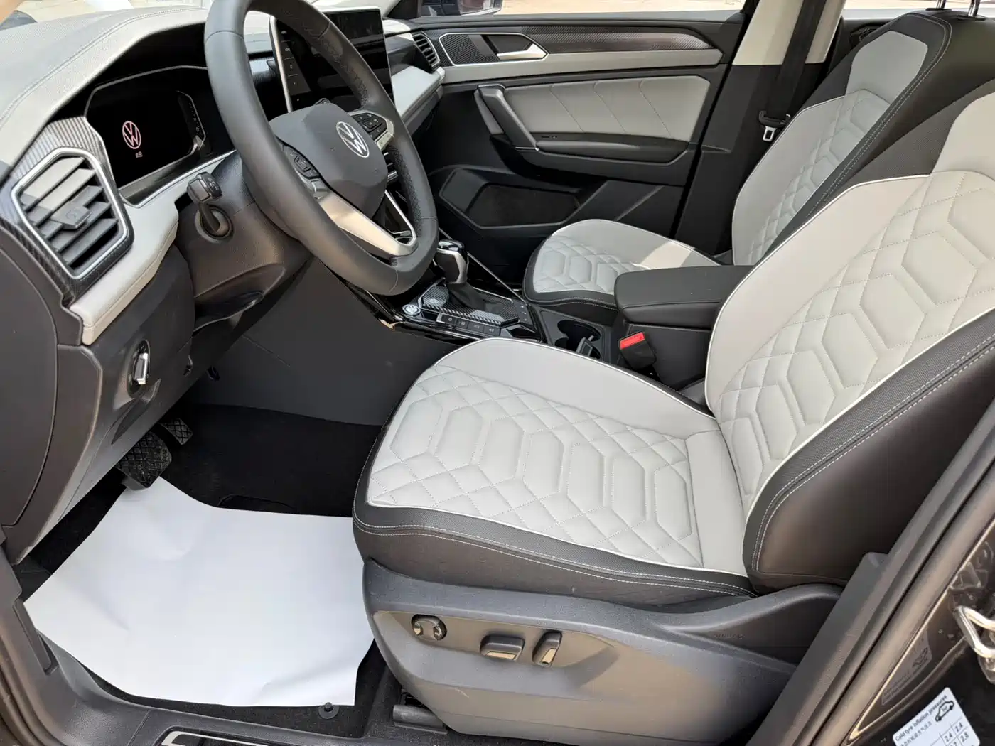 Volkswagen Tayron 2023 280TSI 2WD Luxury Plus Advanced Edition фото 12