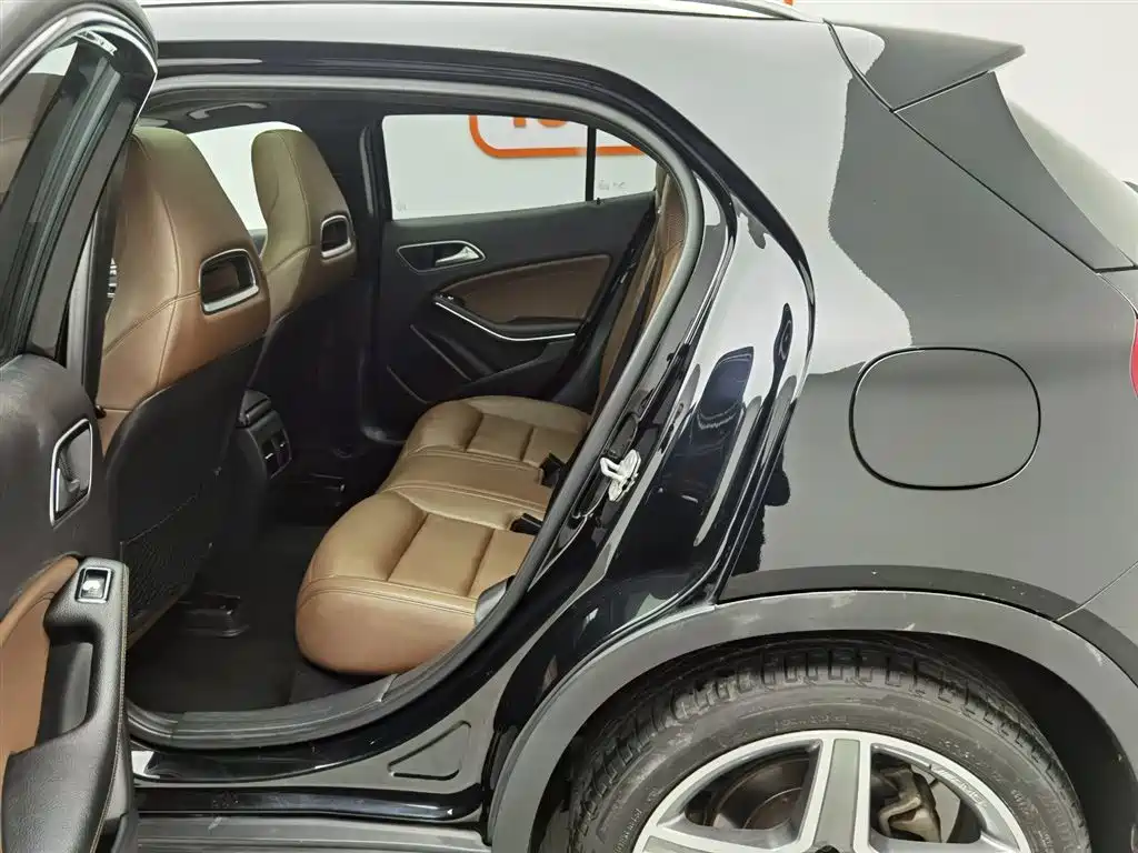 Mercedes-Benz GLA 2016 GLA 260 4MATIC Sport фото 15