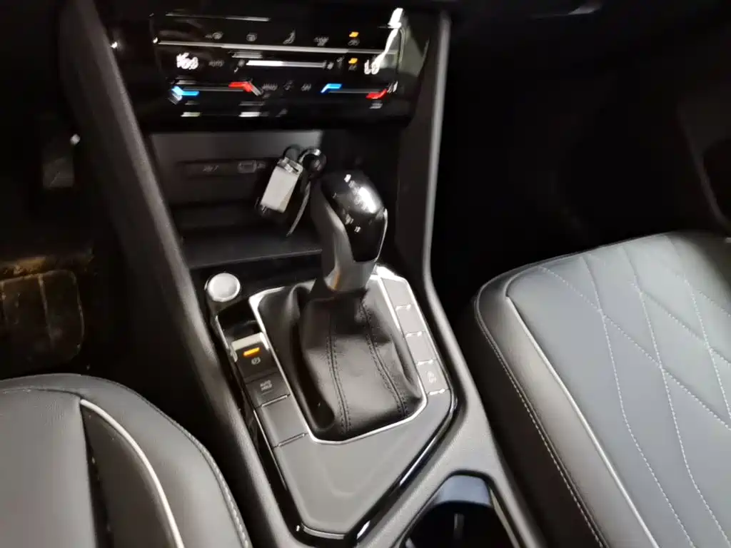 Volkswagen Tiguan L 2026 2025 Model 300TSI Auto 2WD Dragon Edition