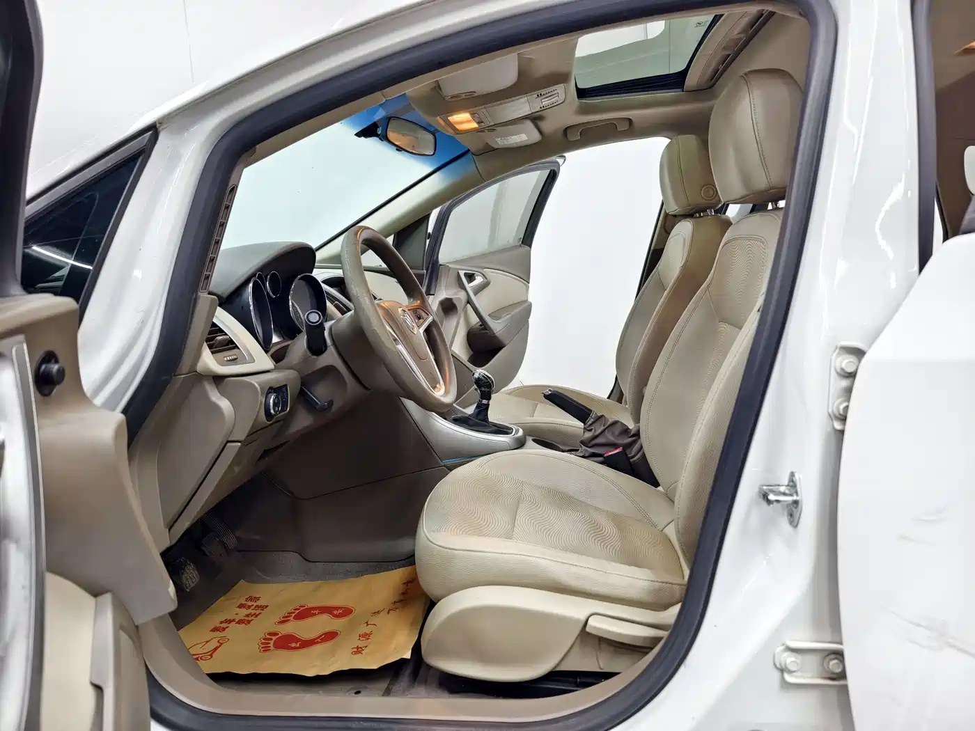 Buick Excelle 2013 Model GT 1.6L Manual Progressive фото 11
