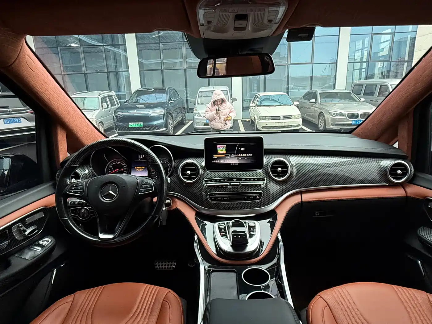 Mercedes-Benz V-Class 2018 V 260 L Premium Long Wheelbase Edition China VI фото 7