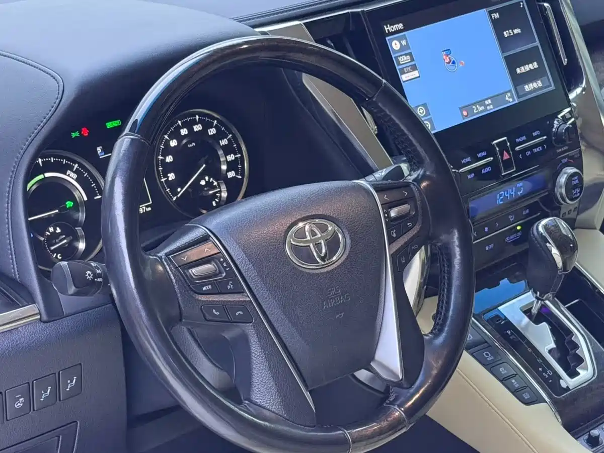 Toyota Vellfire 2020 Twin Engine 2.5L HV Premium Edition фото 7