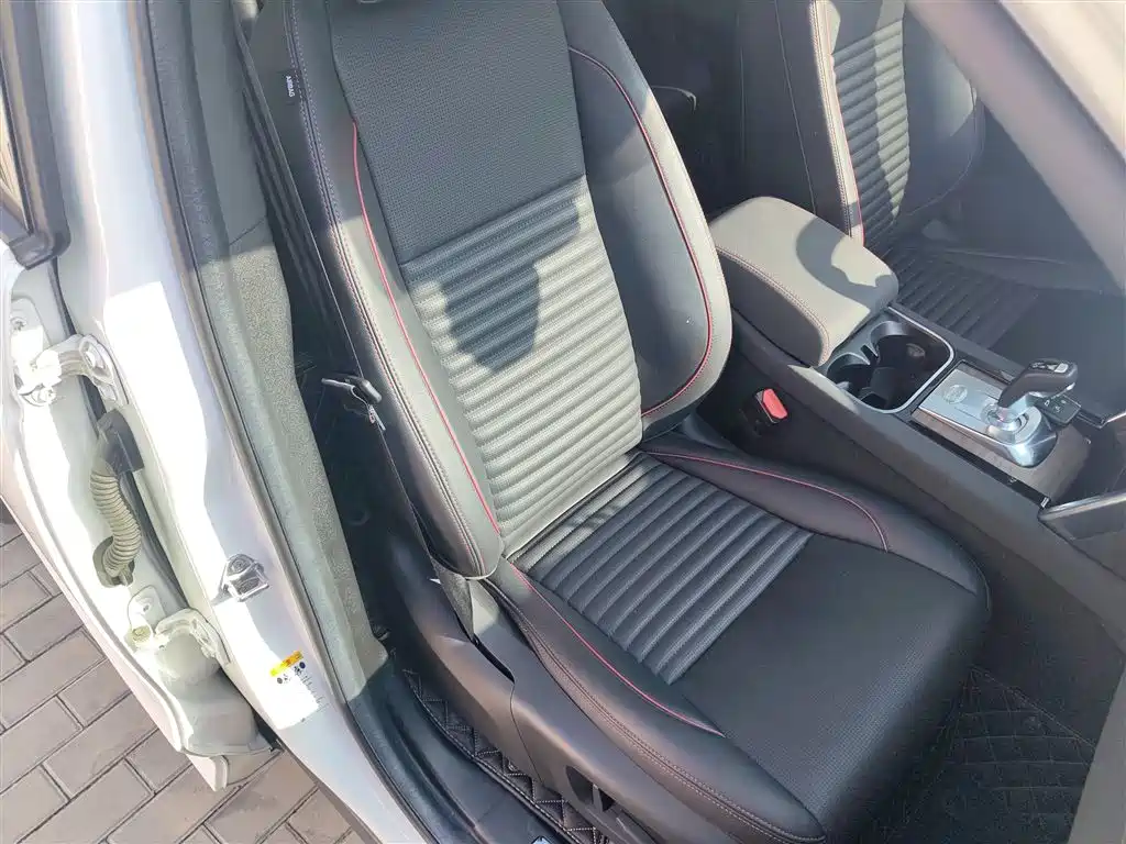 Land Rover Discovery Sport 2020 249PS R-Dynamic Performance фото 24