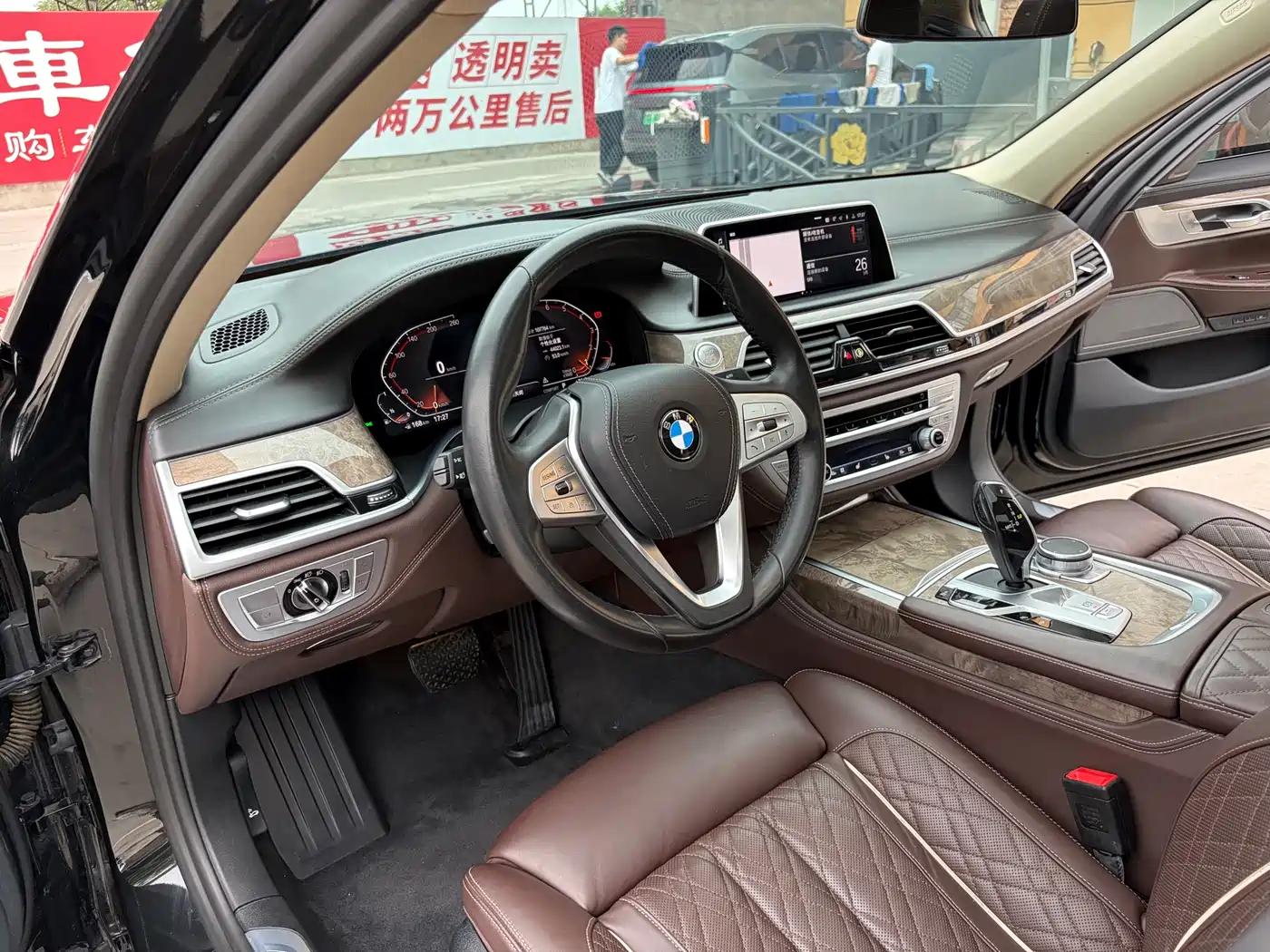 BMW 7 Series 2021 Model 740Li Leading Luxury Package фото 4