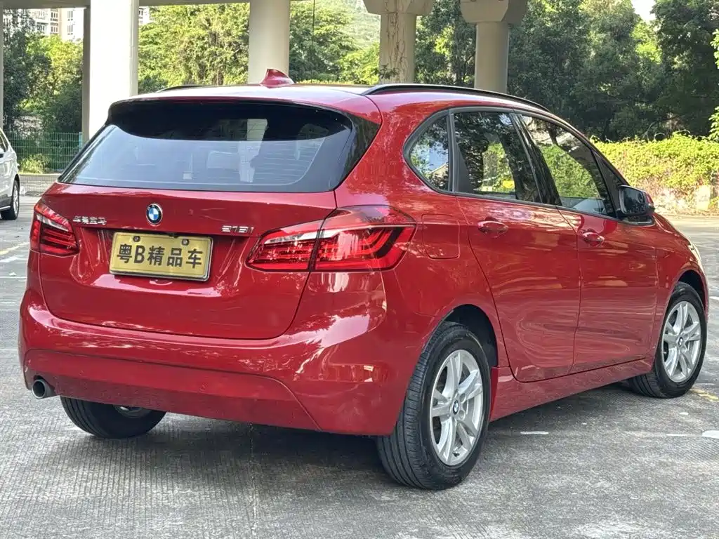 BMW 2 Series Touring 2016 218i Leading фото 3