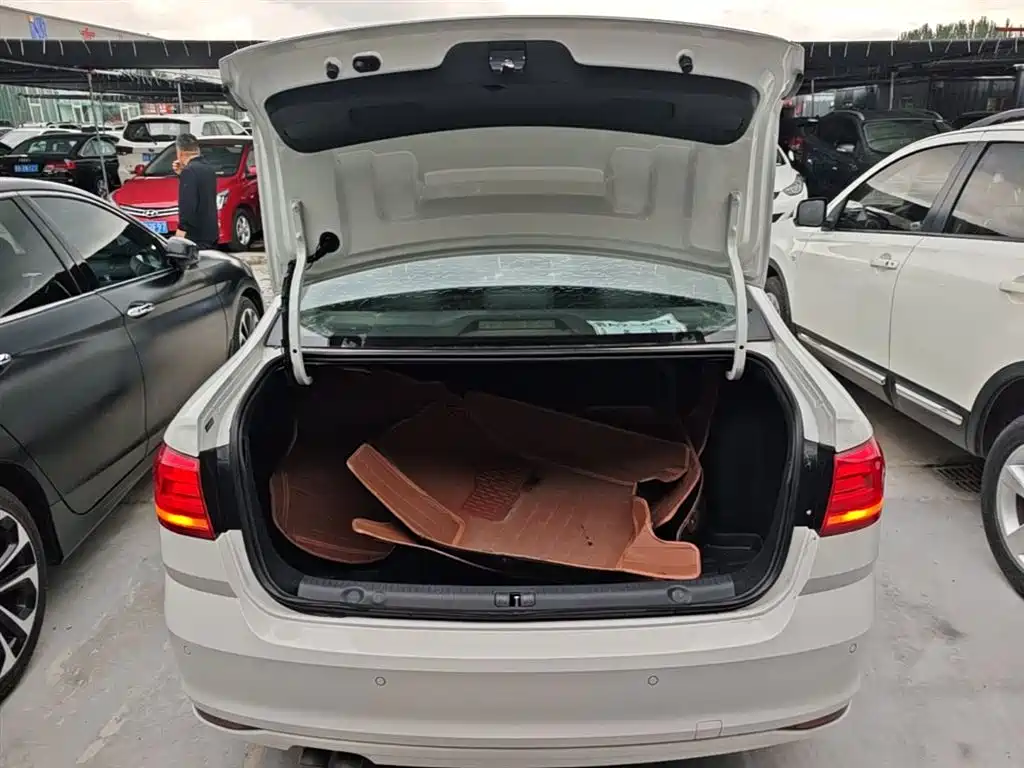 Volkswagen Lavida 2017 230TSI DSG Comfort Edition фото 19