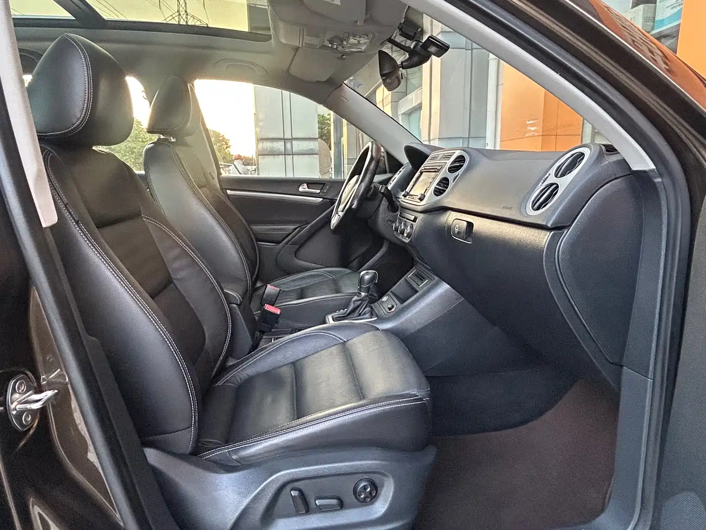 Volkswagen Tiguan 2015 1.8TSI Automatic 4WD Highline фото 11