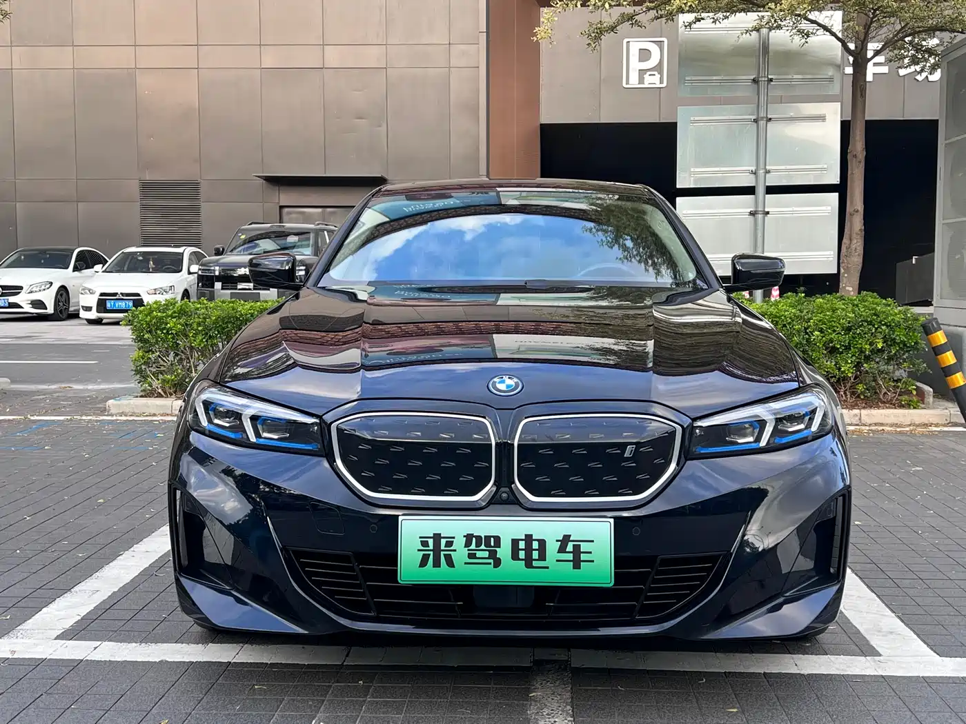 BMW i3 2023 eDrive 40 L Shadow Night Sport Package фото 2