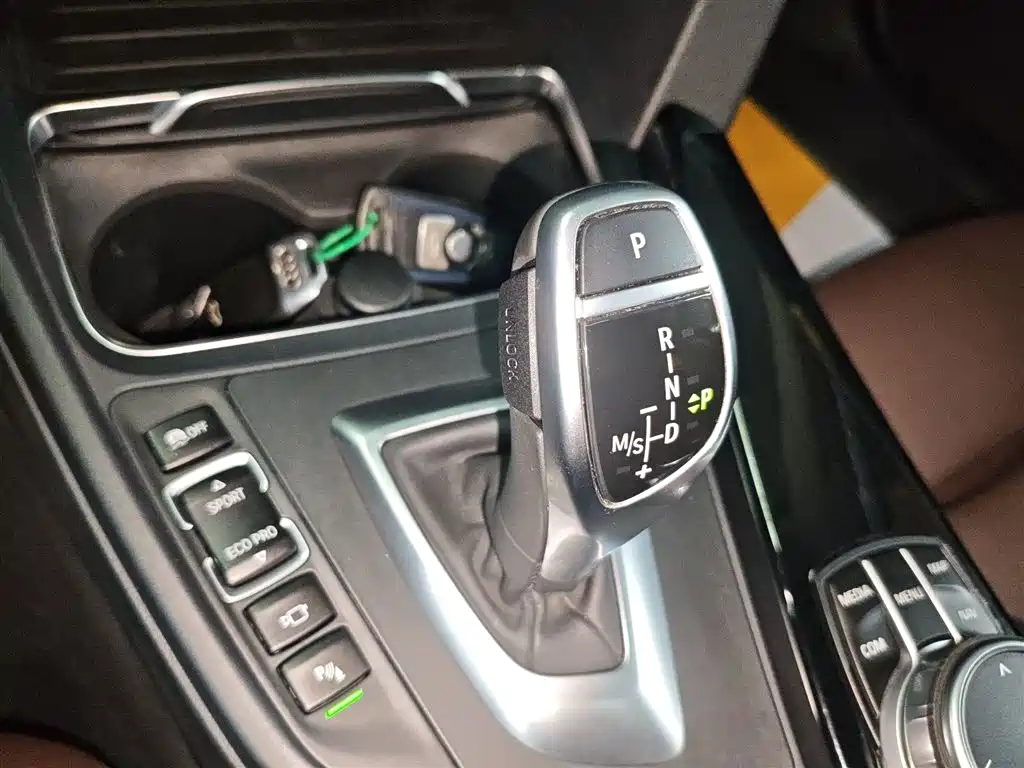 BMW 3 Series 2018 320Li Leading M Sport Package фото 10