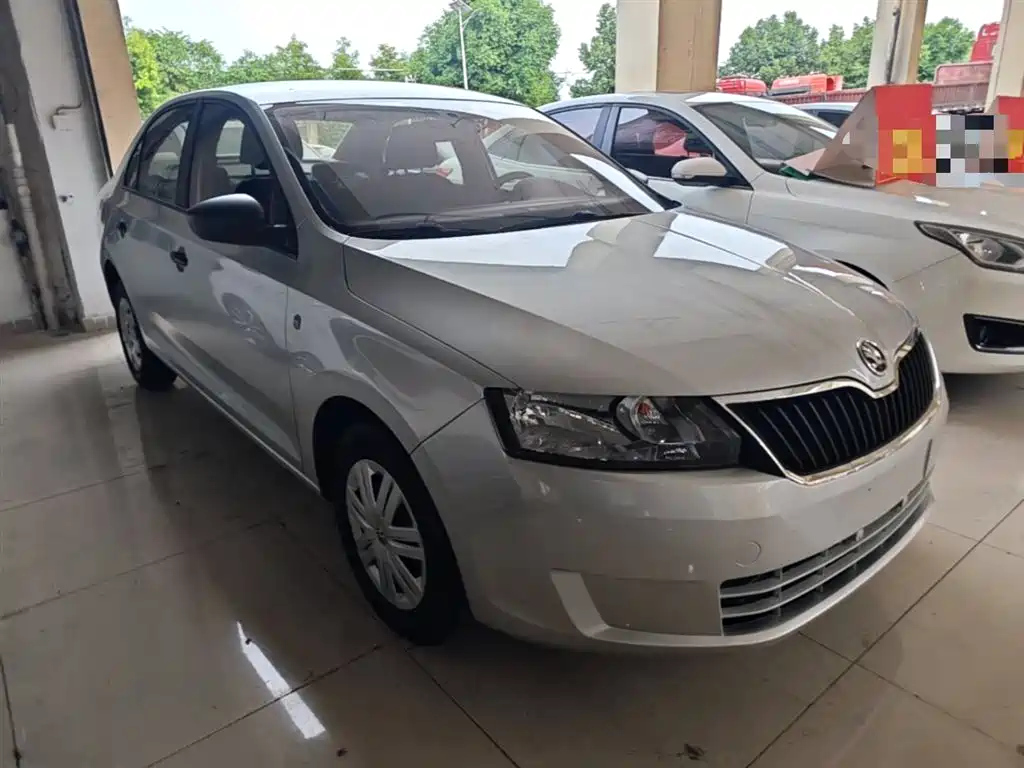 Škoda Rapid 2016 1.6L Automatic Forward Edition фото 4
