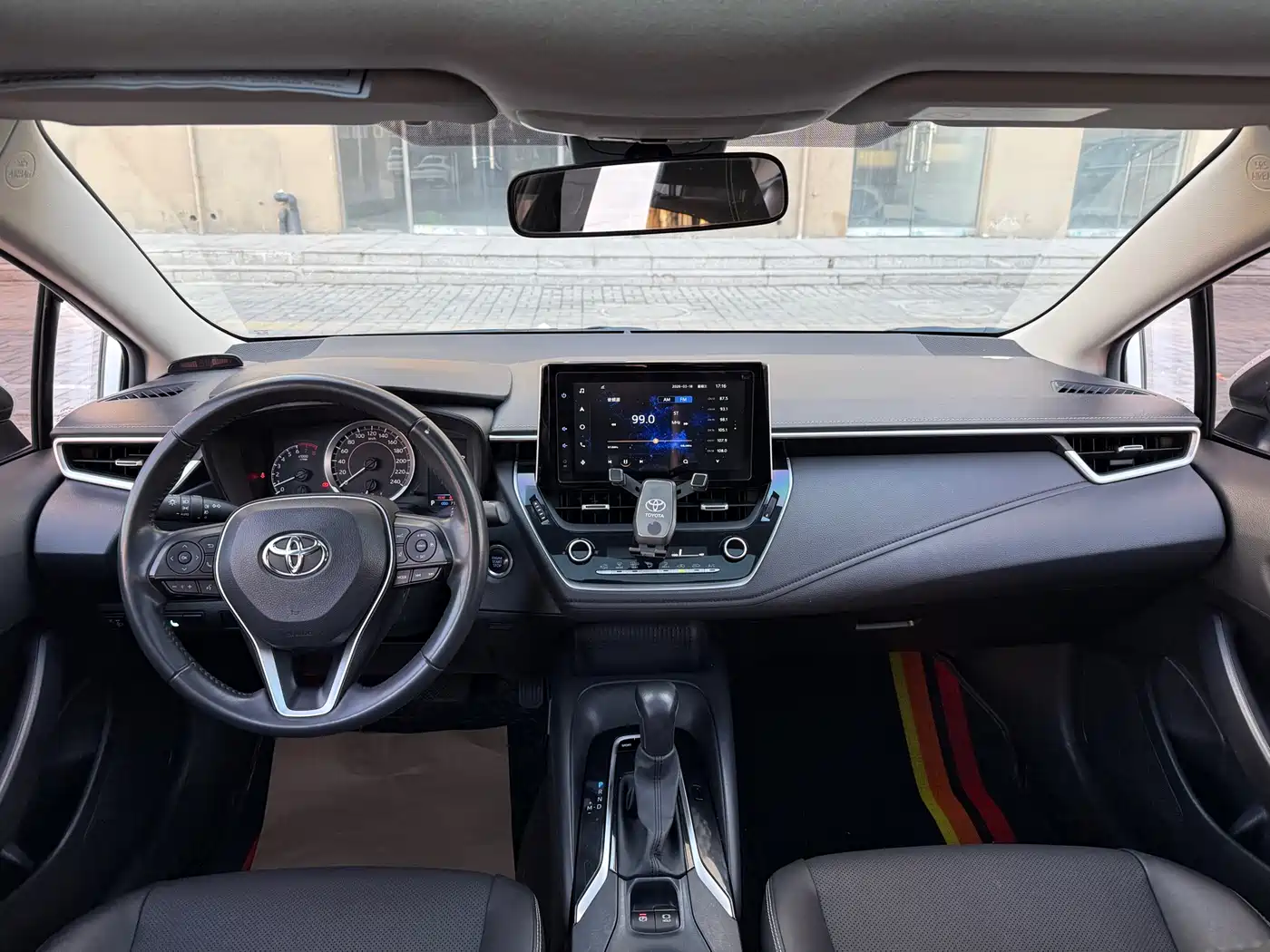 Toyota Corolla 2021 1.2T S-CVT Luxury Edition фото 17