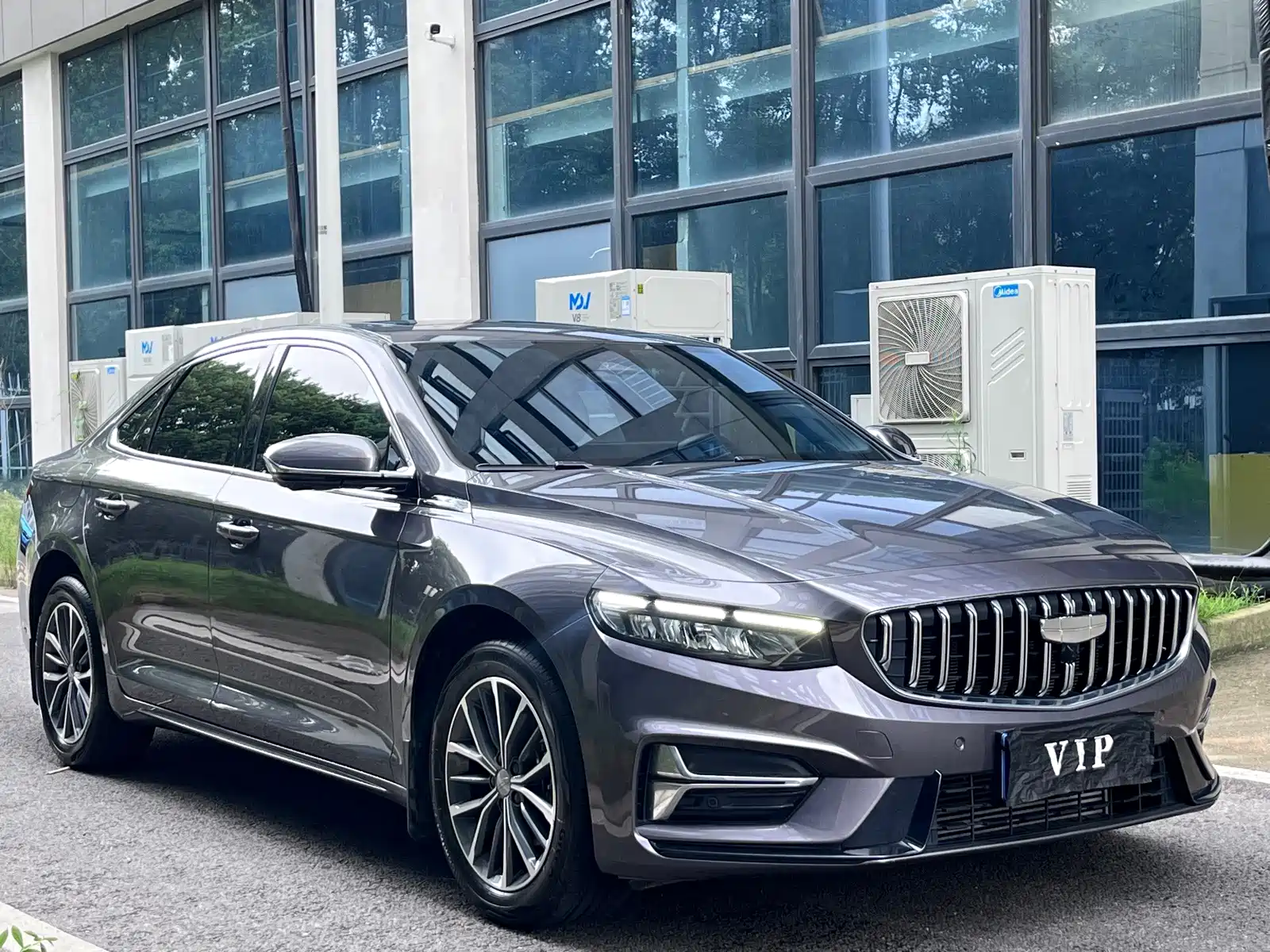 Фото 3 - Geely Preface