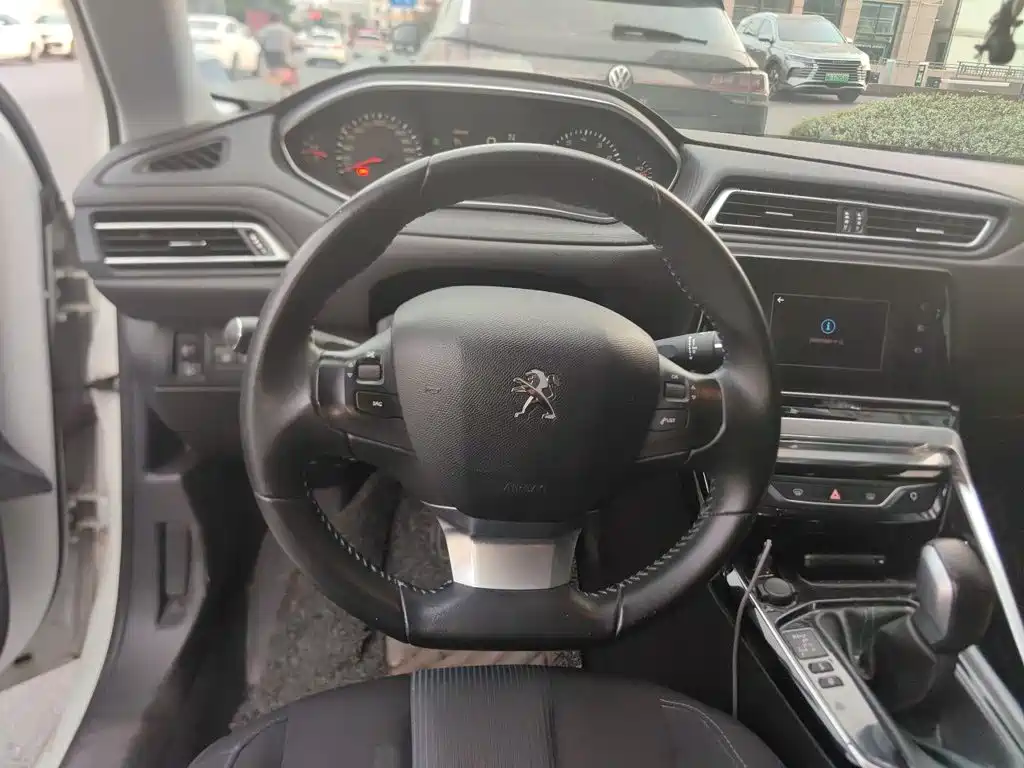 Photo 6 - Peugeot 308
