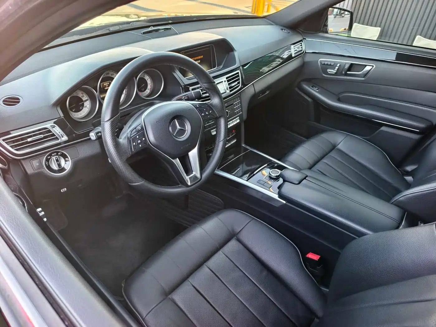 Mercedes-Benz E-Class 2015 E 200 L фото 11