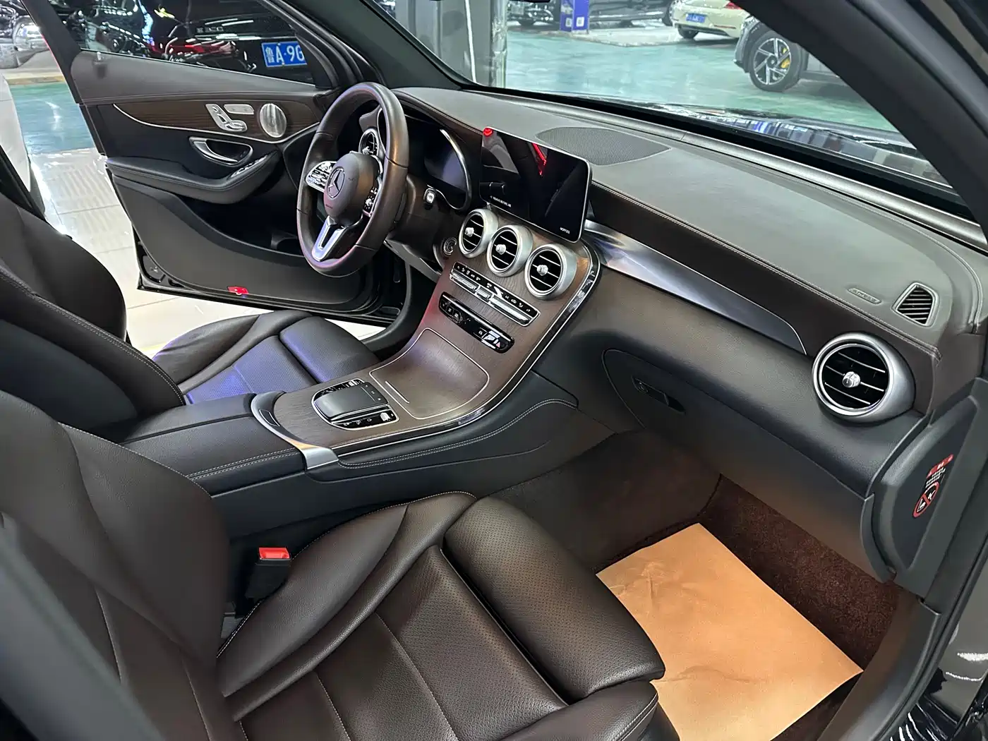 Mercedes-Benz GLC 2022 Model GLC 300 L 4MATIC Dynamic Edition фото 9