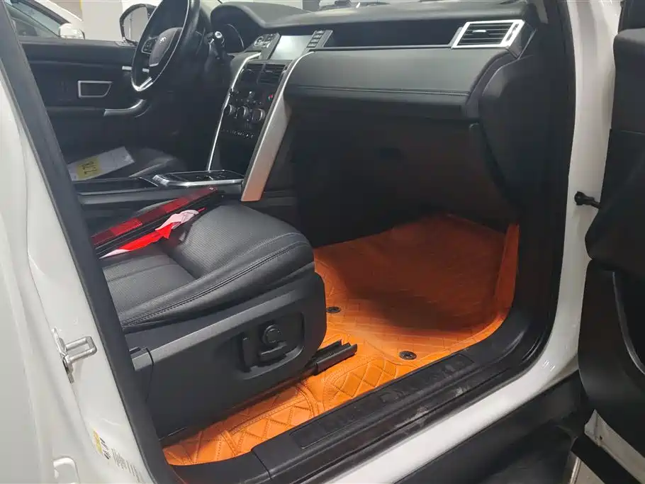 Land Rover Discovery Sport 2016 2.0T HSE фото 8