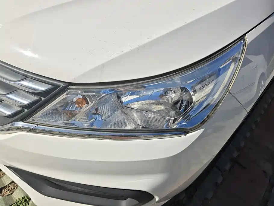 Photo 5 - Baojun 310