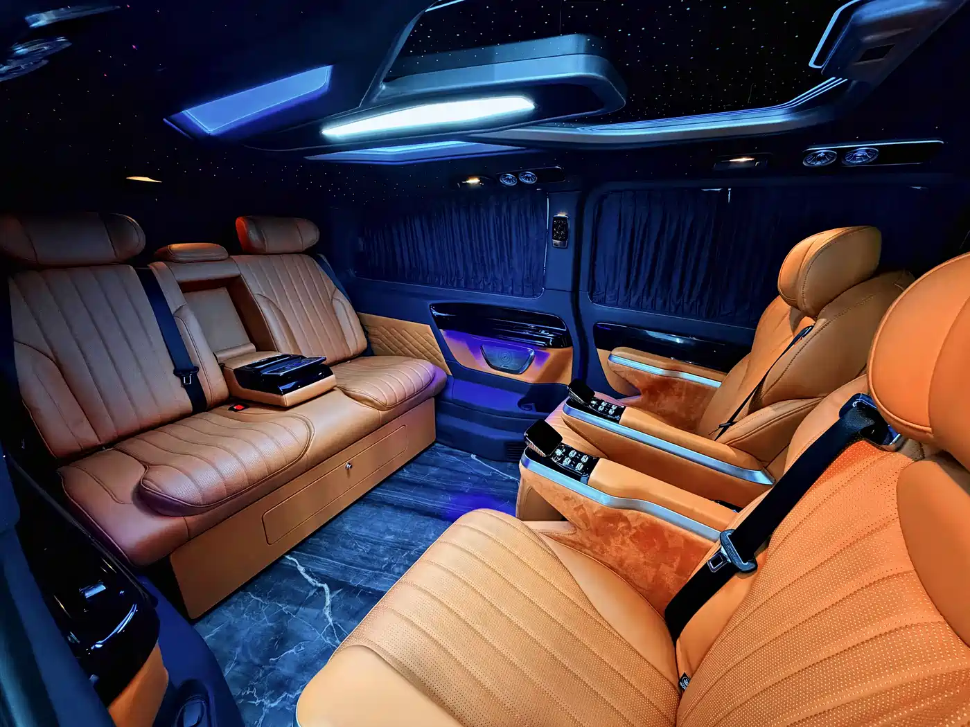 Mercedes-Benz Vito 2023 2.0T Business 7-Seater фото 19
